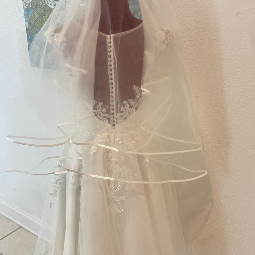 JJ’s House A-line Illusion Tulle Lace Short Wedding Dress with Two Tier 31” Veil - Picture 8 of 16